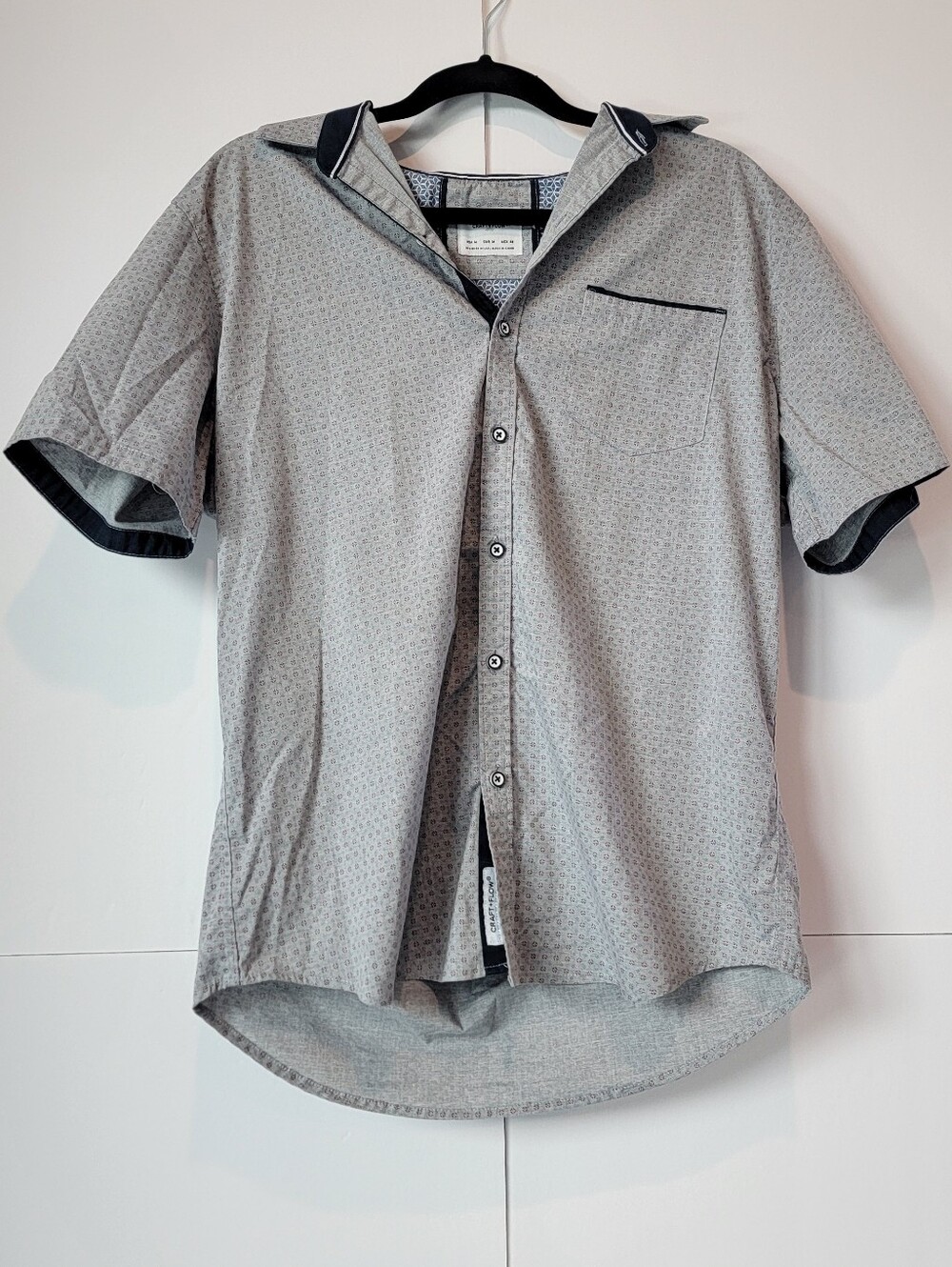 Craft + Flow Men's Short Sleeve Button Down Shirt Gray Micro Print Size M